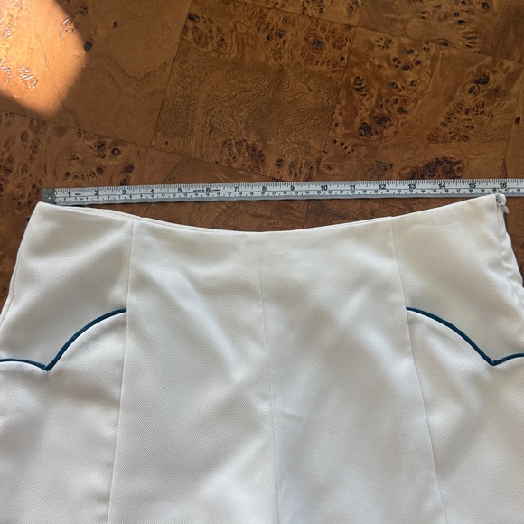 High waisted white shorts - Picture 7 of 11